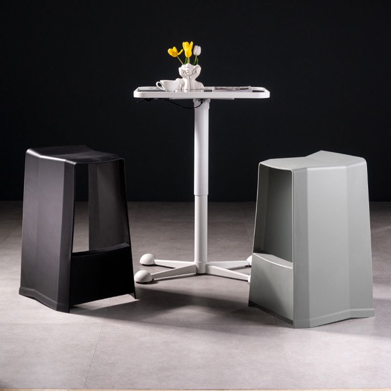 Modern Style Plastic Counter Stool Armless Barstool with Footrest