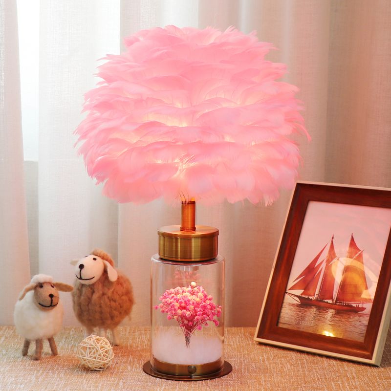 Lampe d'étude du globe de plumes nordique 1 Bureau de bureau avec base de bouteille et décoration de fleurs intérieures en gris / blanc / rose