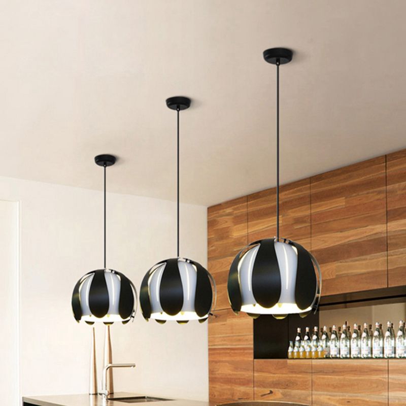 Plafonnage à teinte de bouffon métal