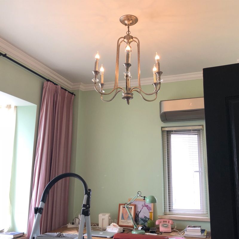 Lámpara de suspensión de techo metálico de lámpara de vela de estilo colonial para sala de estar