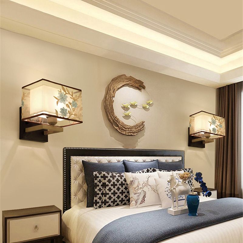 Lámpara de pared rectangular blanca metal clásico 1 lámpara de luz de luz lámpara con patrón de flores