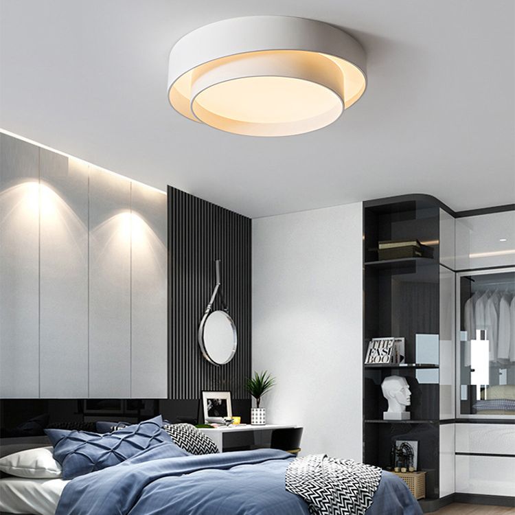 Style moderne White Led Flush Mount Light Fixture Geometrical Metal Flush Mount Light