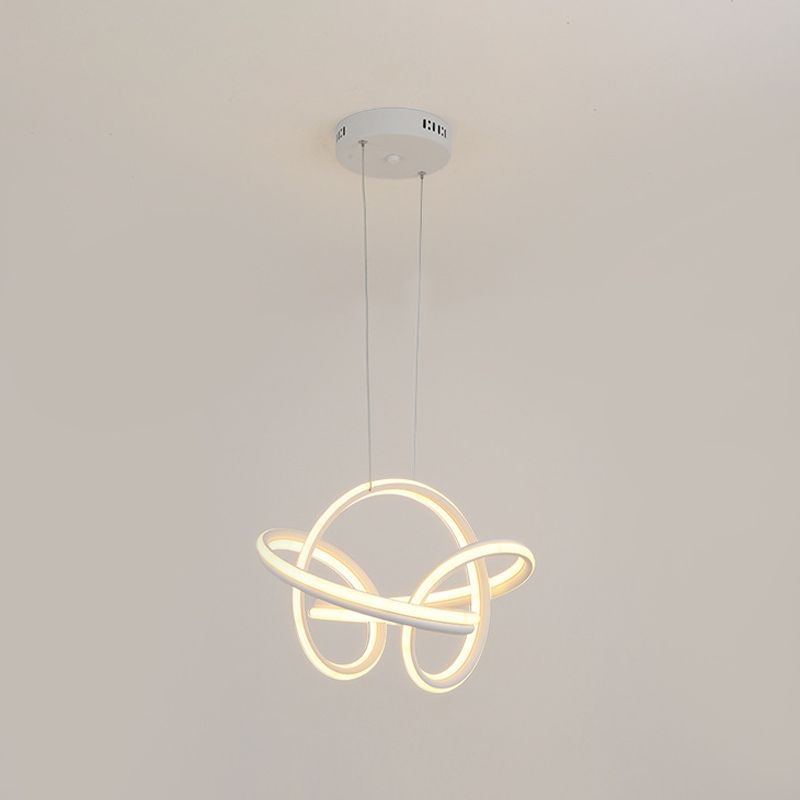 Moderne Zyklus -Acryl -Drop -Lampe integrierte LED -Kronleuchterleuchte in Weiß/Kaffee über dem Tisch