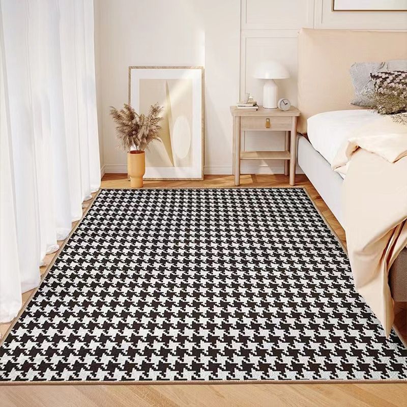 Black Check Pattern Rug Polyester Simple Rug Non-Slip Back Rug for Living Room