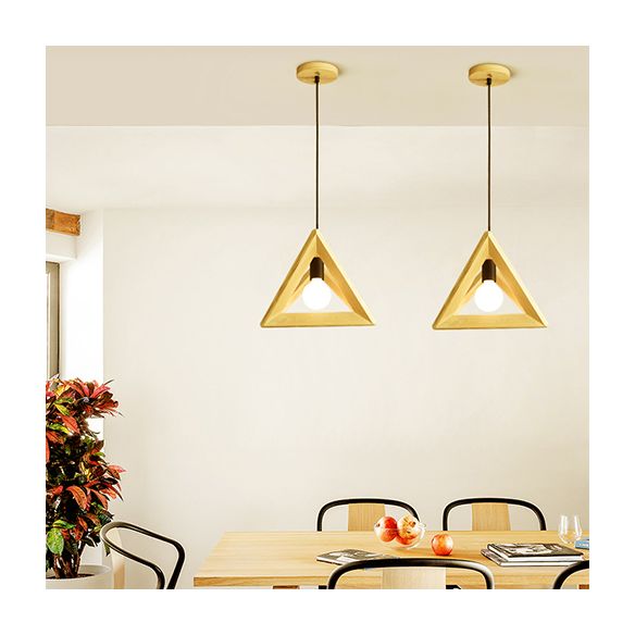 Luce a sospensione beige in stile giapponese con tonalità triangolare 1 lampada a sospensione in legno chiaro per cucina