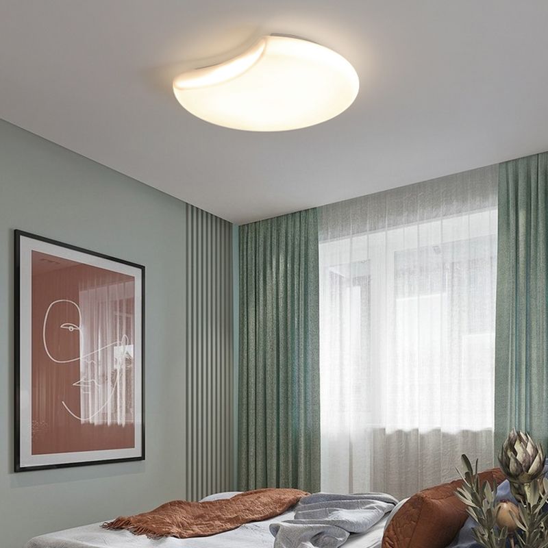 Modern Style Moon Shade Ceiling Lamp Plastic 1 Headed Ceiling Lighting for Restaurant