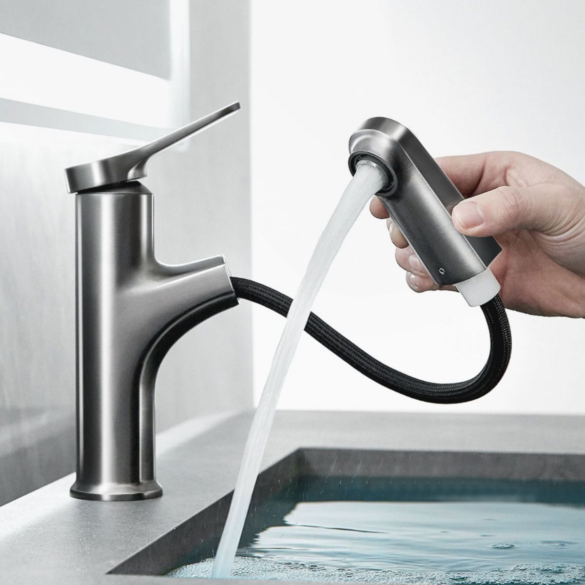 Contemporary Bathroom Faucet Brass Lever Handle Pull-out Sink Faucet