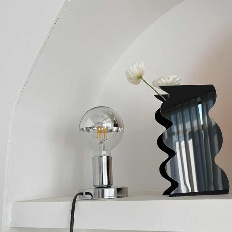 Comodino in metallo d'argento luce creativa Nordic 1 tavolo da tavolo per camera da letto