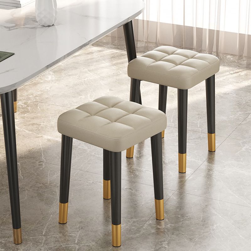 Modern PU Leather Boucle Pouf Plain Square Tufted Tear Resistant Pouf Ottoman