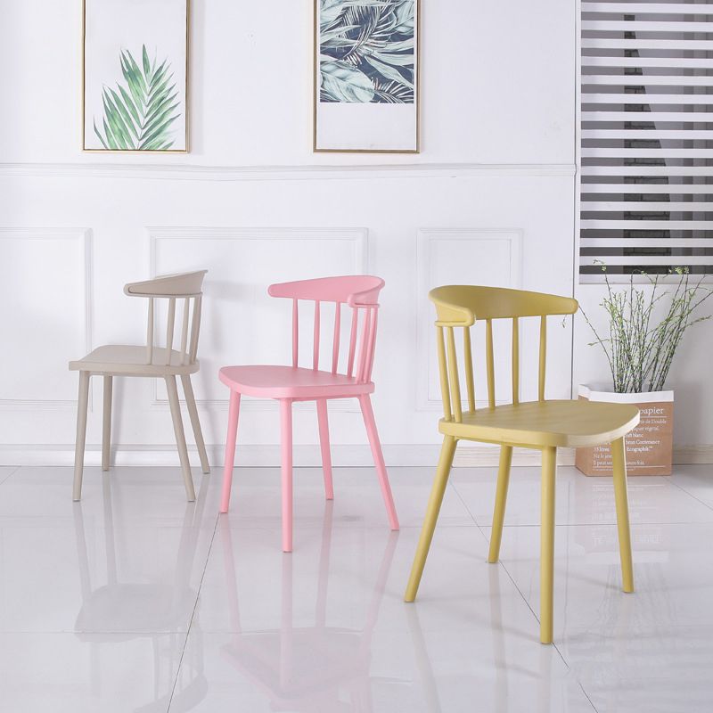 Accueil Chaise d'appoint contemporaine Ensemble de chaises de salle à manger en plastique à dossier Windsor