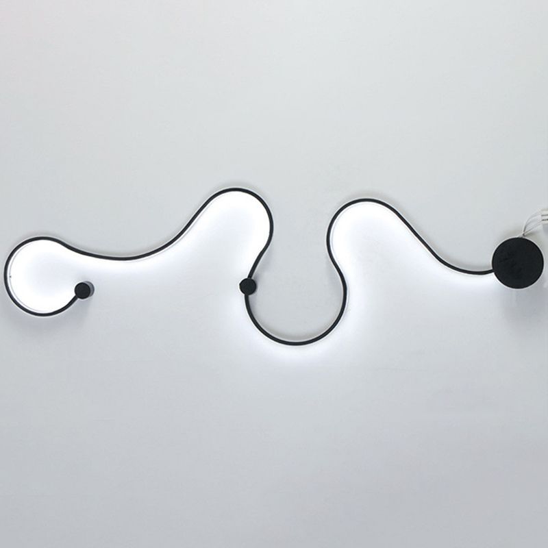 Modern Creative Simple Curved Aluminum LED Black Wall Lights