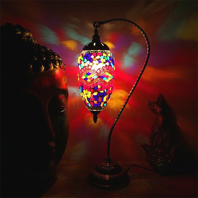 Bohemian Droplet Nightstand Light 1-Bulb Tachate Art Glass Night Lampe avec bras incurvé en rose / rouge