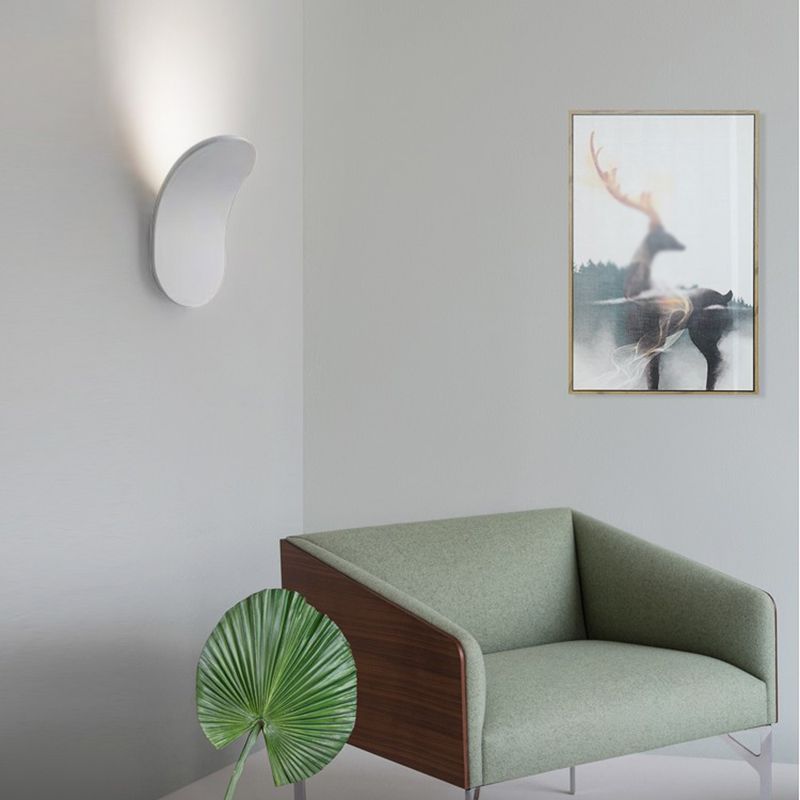 Contemporary Single Black/White Wall Mounted Sconce LED Metal Wall Light