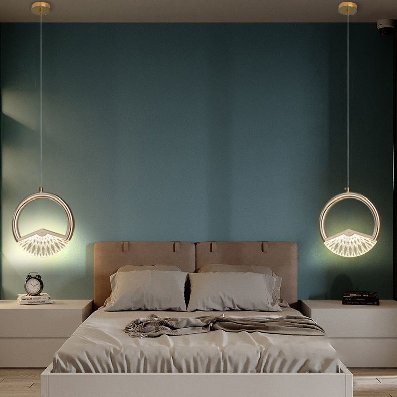 Gold geometrische LED-LED-Anhänger Licht im modernen Luxusstil Zine-Alloy-Hanglicht mit Acrylschatten