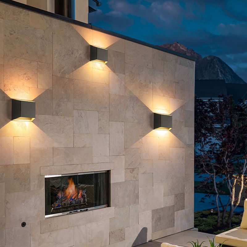 2 Lights Multi-Faceted Sconce Light Simplicity Metal Wall Mount Light