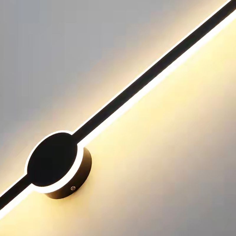 Lampada montata a parete in metallo a parete da parete postmoderna per soggiorno