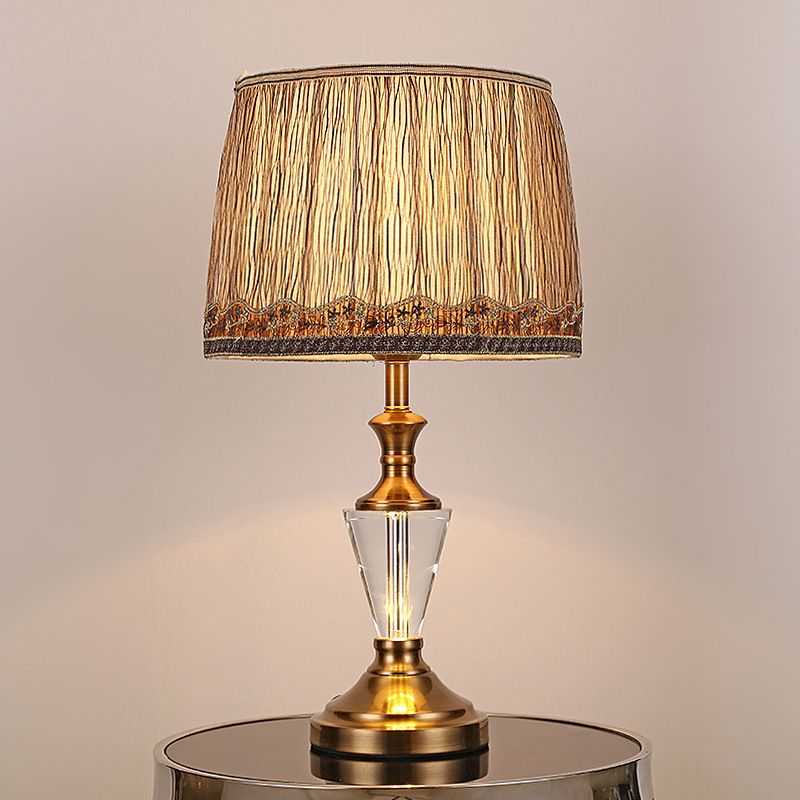 Fass Stoff Schreibtisch hell moderne 1 Kopfbraune Nachttischlampe mit metallischer Basis