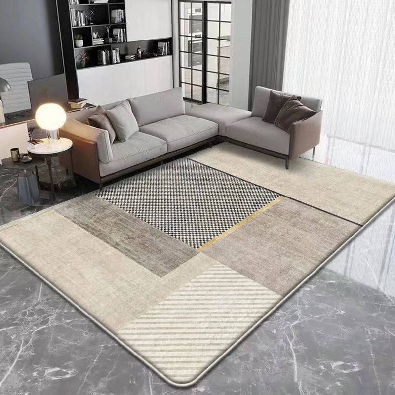 Modern Brown Rug Plaid Pattern Polyester Rug Stain Resistant Rug for Living Room