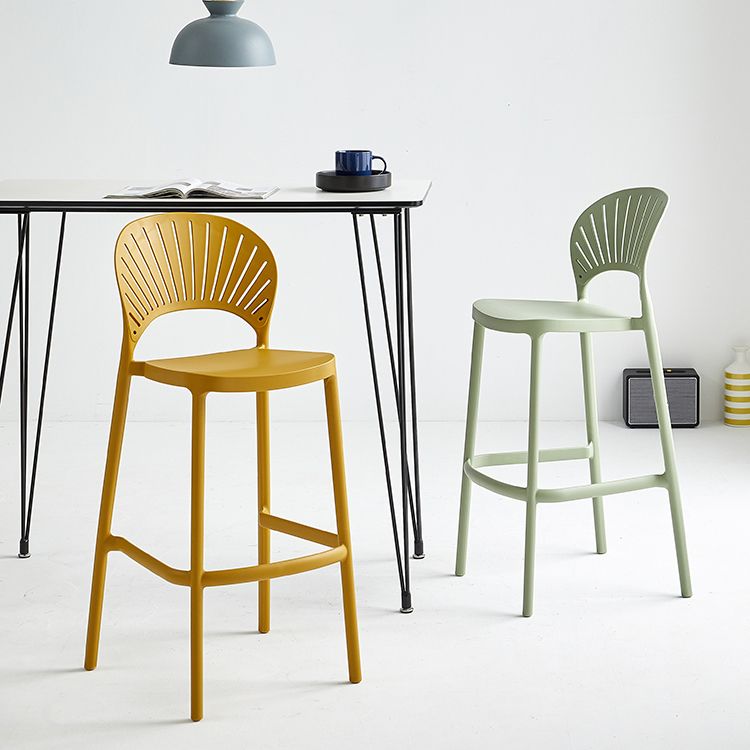 Nordic Plastic Stackable Counter Stools Macron Colorful Indoor Bar Stool with Plastic Seat