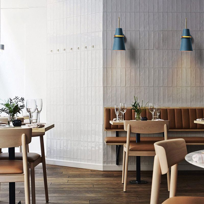 Bunte moderne Stil Wandleuchte Hornform 1 leichte Wandleuchte für Schlafzimmer