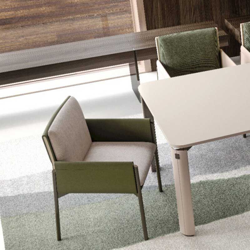 Chaise de salle à manger contemporaine en métal, chaise de salle à manger carrée au fini mat avec pieds noirs