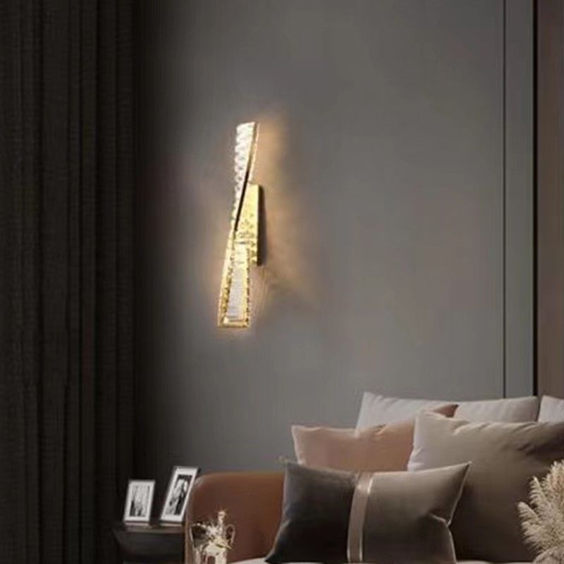 Geometric Shape Metal Wall Sconces Modern 1-Light Wall Mount Light Fixture in Gold