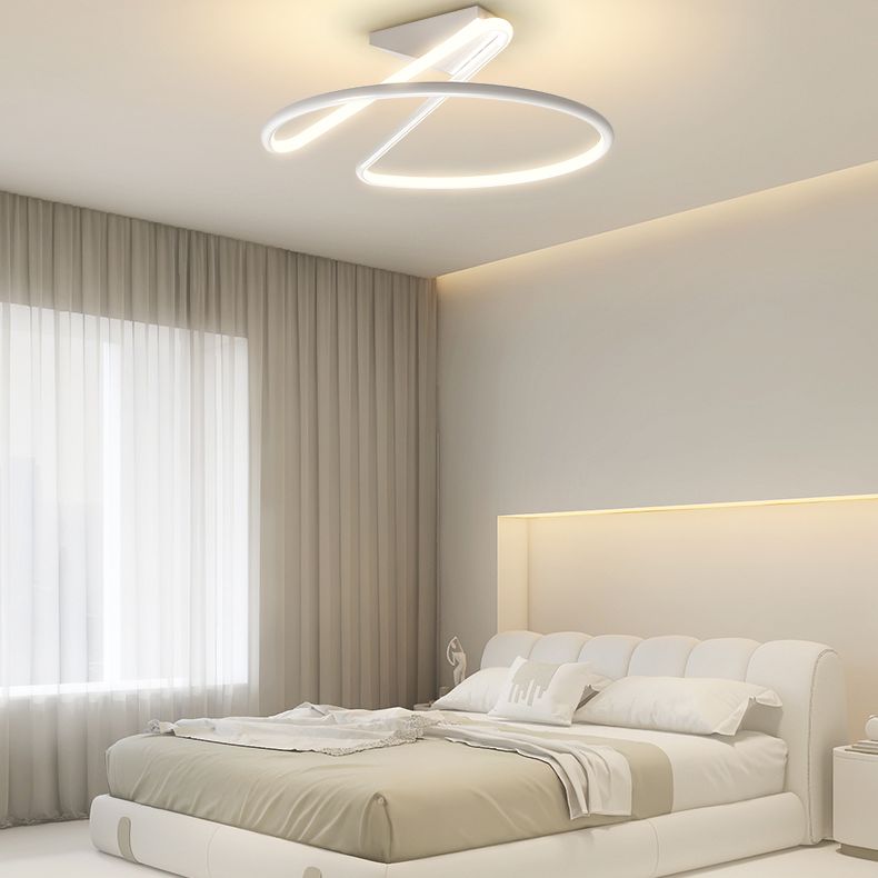 Circle Semi Flush Mount Light Modern Simplicité Assymer Mount Light de plafond pour chambre à coucher