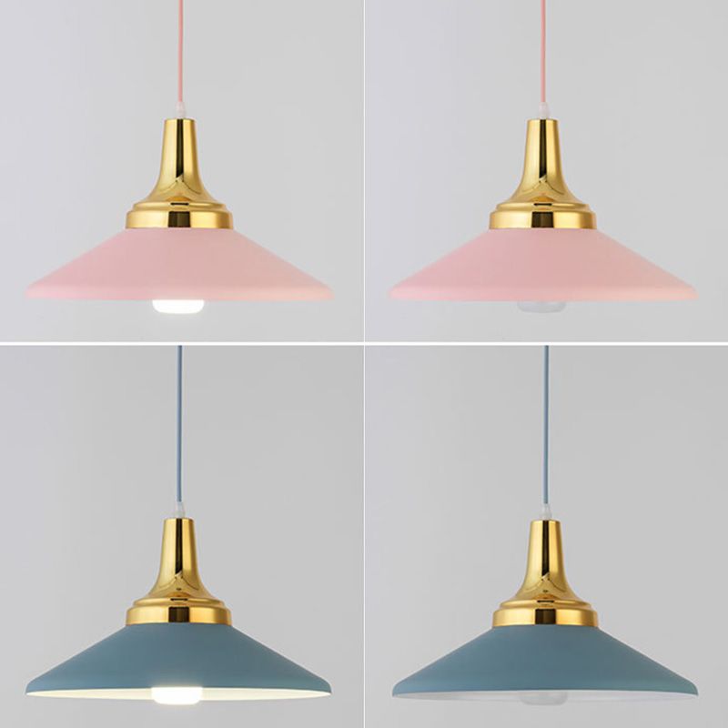 Triangle Dinning Room Down Lighting Pendant Metal Metal Modern Style suspendu Pendant Light
