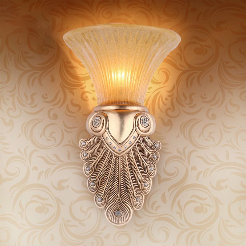 Lámpara de pared acampanada de ámbar vidrio antiguo de prisma 1 luz de dormitorio de luz con base de cola de pavo real, 10 "/13" de ancho