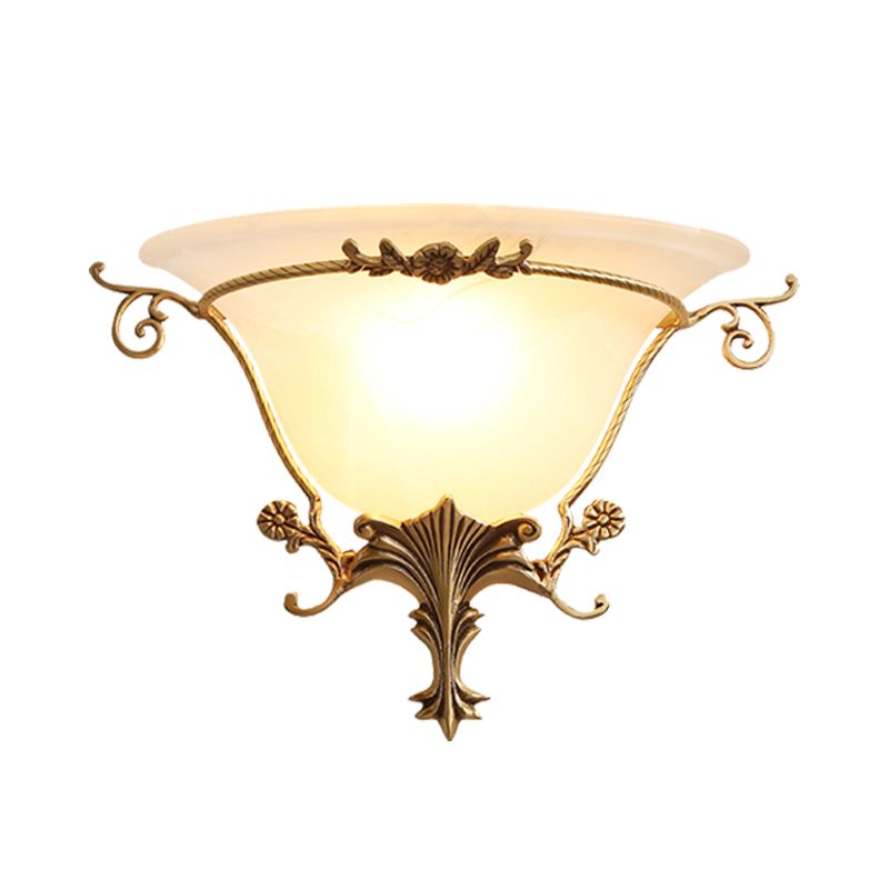 Trumpet Flare Sconce Light Traditional Milk Verre 1 Brass Brass
Lampe murale avec décoration de vigne