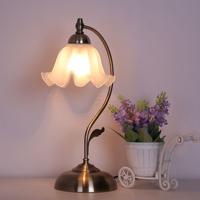 Modern Style Flower Shape Table Lamp Glass 1 Light Table Light