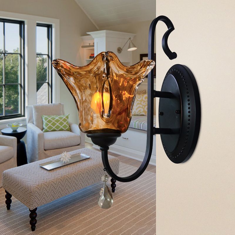 Applexion murale de tête unique avec une teinte en verre de fleur Modern Living Room Sronce Light in Tan