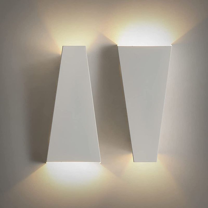 Geometric Shape Wall Lamp Modern Style Metal 2 Lights Wall Light in Black/White