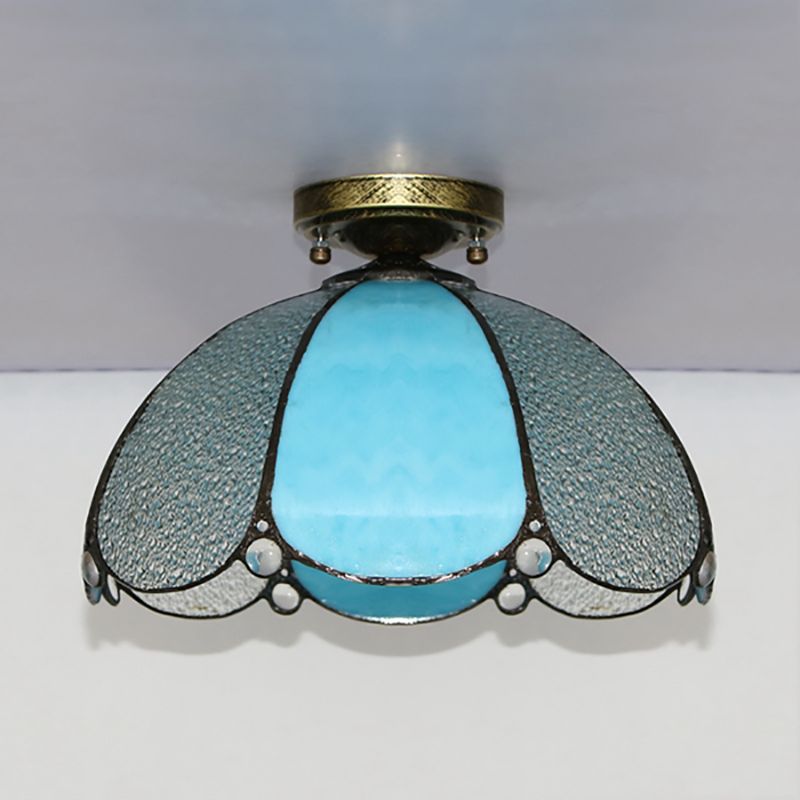 Vetro colorato a filo smerlato