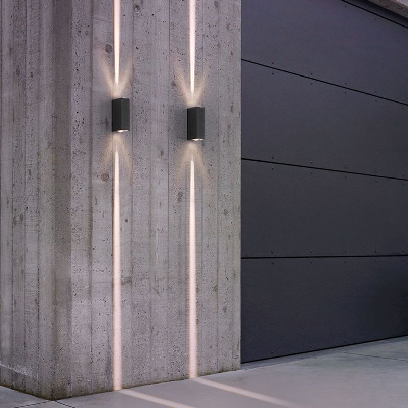 Luz de pared de metal de forma cuadrada estilo moderno de 2 luces lámpara de montaje de pared en negro