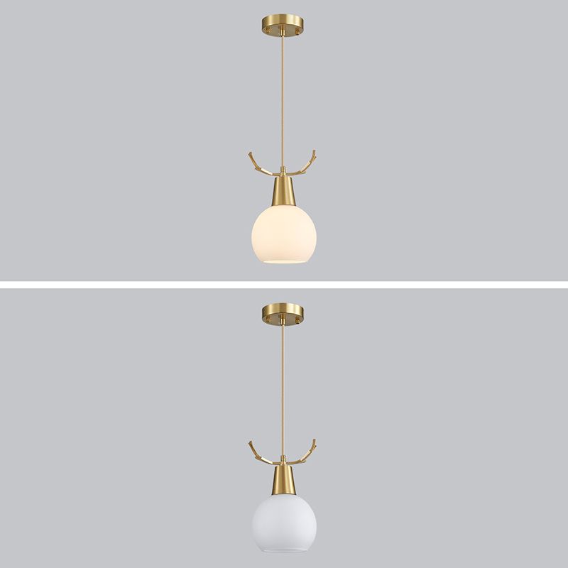 Messing gewei, lampje Noordse stijl metaalhangend licht met koepel melkglas tint