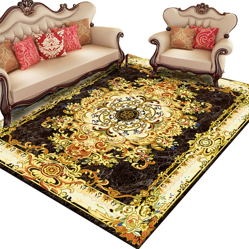 Gold Retro Carpet Polyester Graphic Carpet Stain Resistant Carpet for Living Room