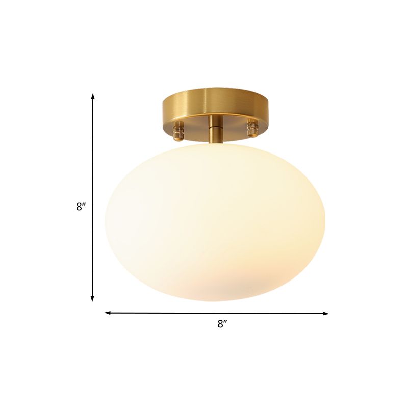 Gouden ovale semi-inbouwlamp Minimalistisch 1-lichts crèmekleurig glas dicht bij plafondlamp voor slaapkamer
