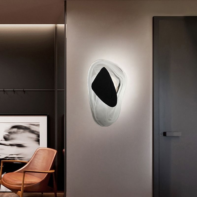 Unique Shade Metal Wall Sconce Modern Style Single Light Wall Lighting Fixtures