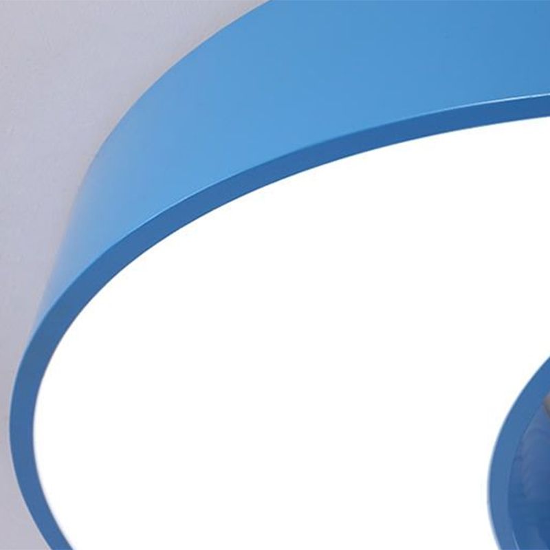 Lámpara de techo LED empotrada Crescent, lámpara empotrada de metal para dormitorio infantil Macaron en azul
