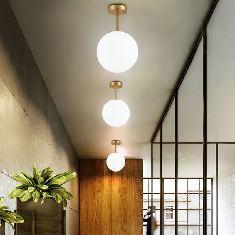 Luminaire semi-encastré sphérique pour couloir, verre blanc, 1 tête, plafonnier de style simple en laiton