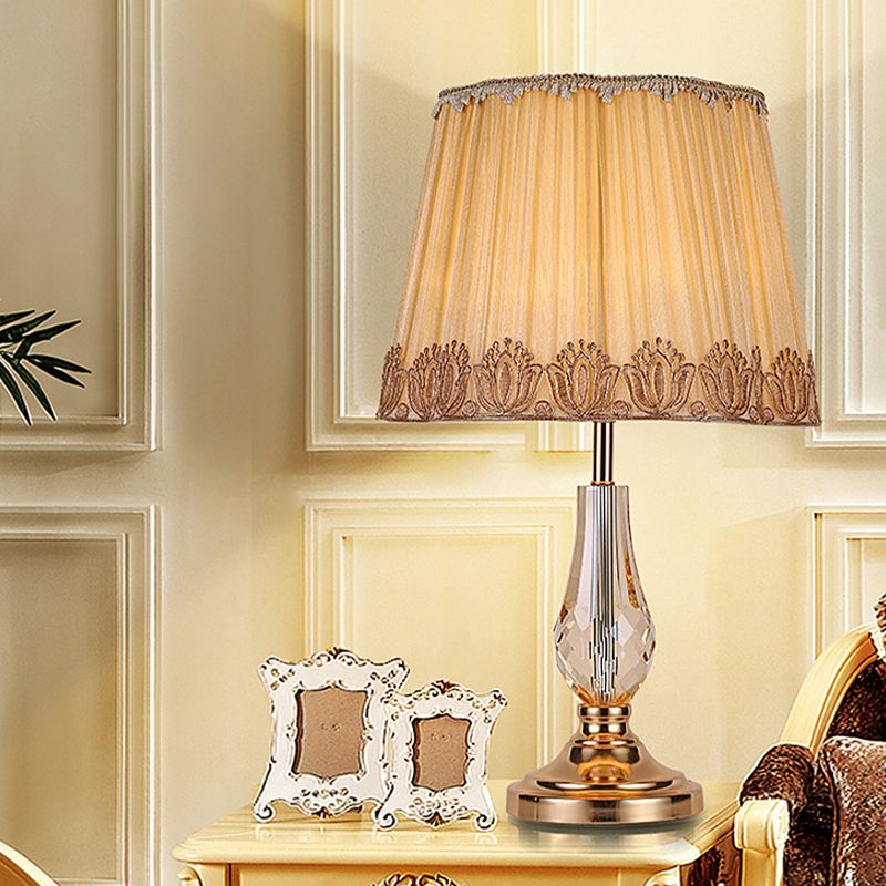 1 tête de salon de bureau lampe à table beige moderne légère avec une grande teinte en tissu poussé