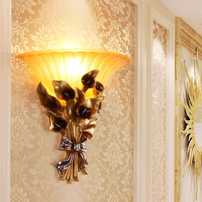 Sandblasted Glass Flared Wall Light Vintage Style 1 Bulb Golden Sconce Light Fixture