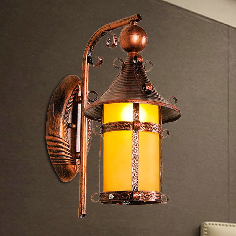 Huisgang muur verlichting bakje geel glas 1 licht vintage wand gemonteerd licht met gebogen arm bij verweerd koper
