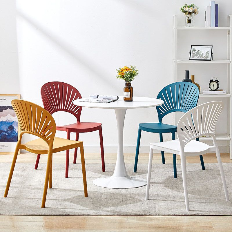 Silla apilable moderna que cena sillas traseras abiertas sin brazos con las piernas plásticas para la cocina
