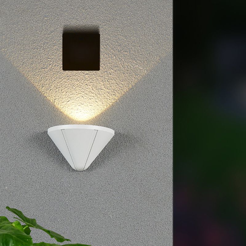 Single Modernism Black/White Wall Mounted Sconce Statement LED Wall Light