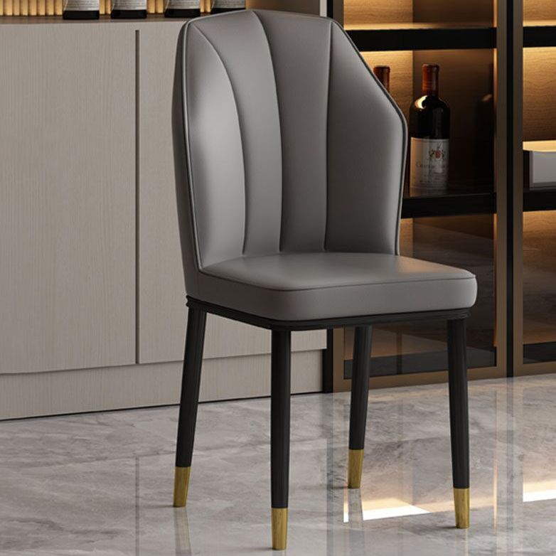 Chaise d'appoint scandinave pour salle à manger rembourrée en métal à oreilles (Ensemble de 4)