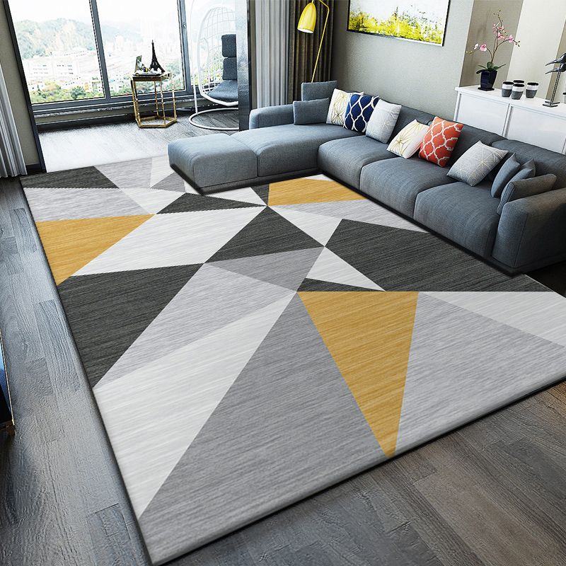 Grey Tone Triangle Print Rug Polyester Nordic Carpet Non-Slip Backing Indoor Rug for Home Decoration