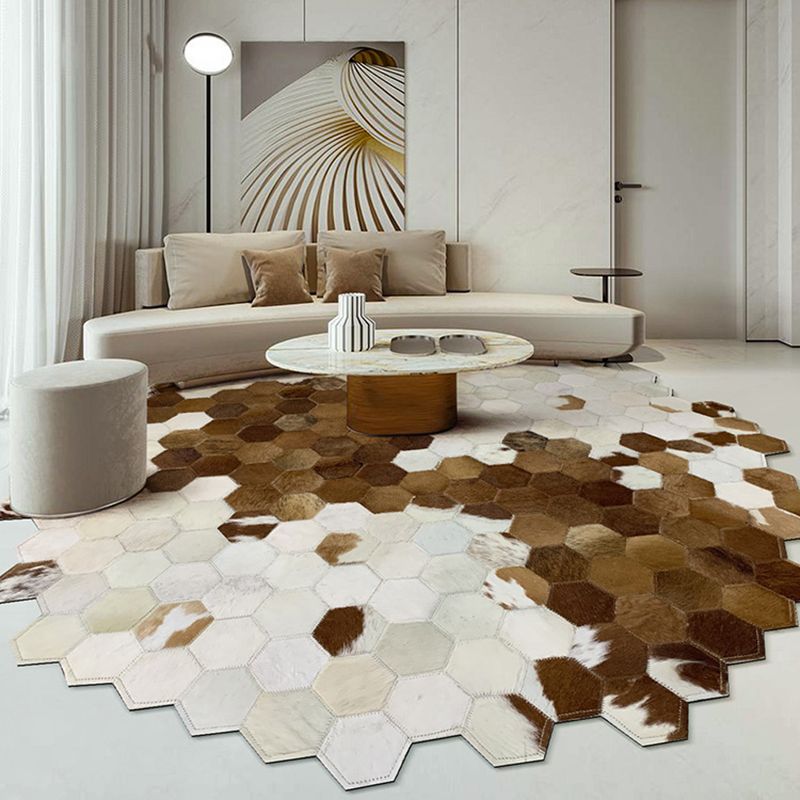 Creative Round Area Rug Geometric Print Splicing Carpet Handmade Cowhide Rug for Living Room