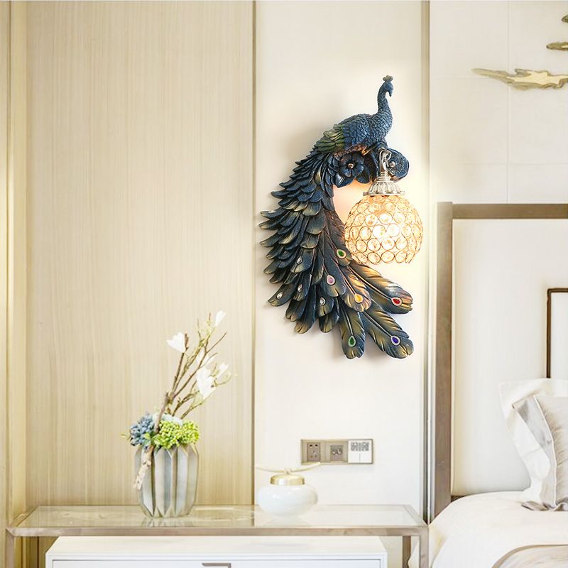 Paacock Blue Mur Sconce Lighting Lodge Resin 1 Light Mur Light avec une nuance de dôme en cristal transparent pour le chevet